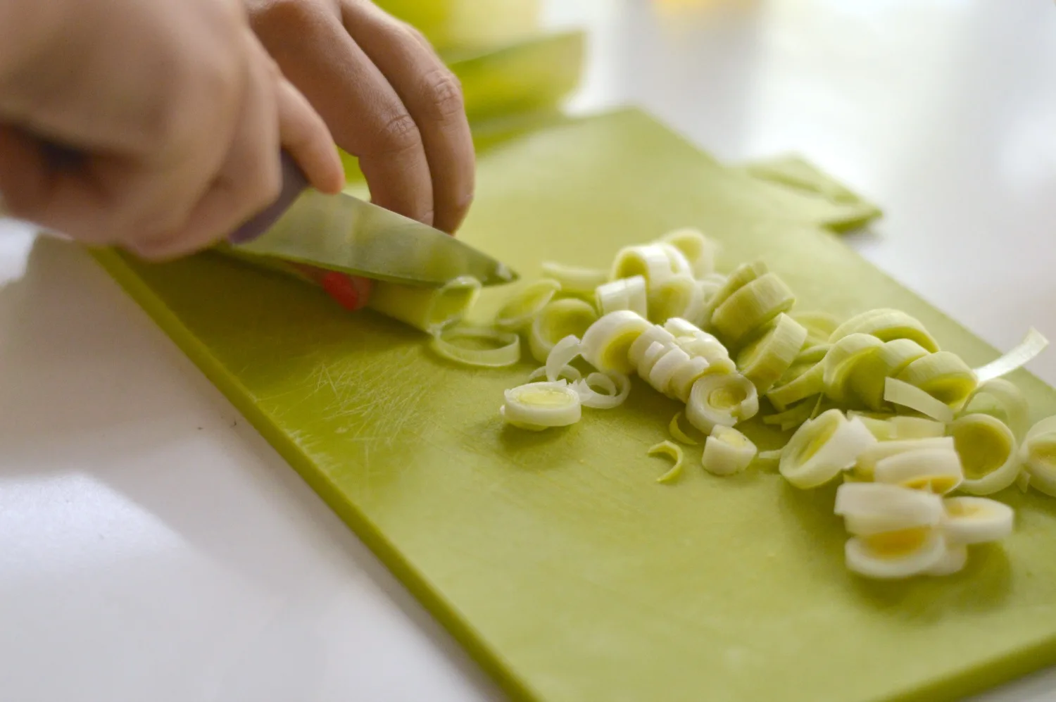 chopping spring onions
