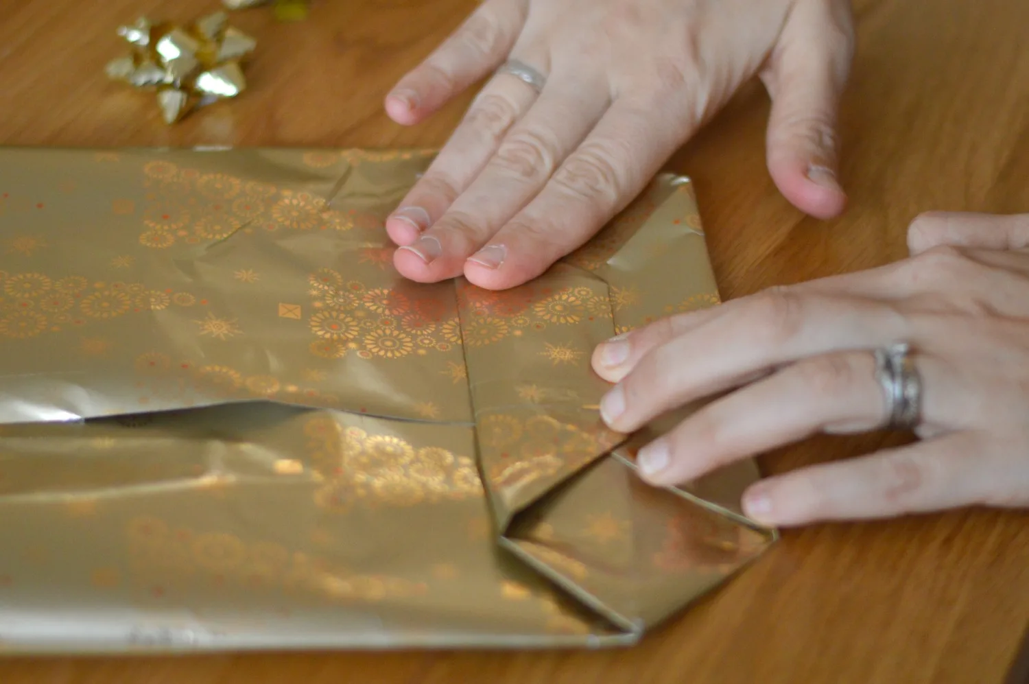 The base to a gift bag
