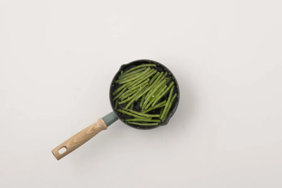 green beans in a pan