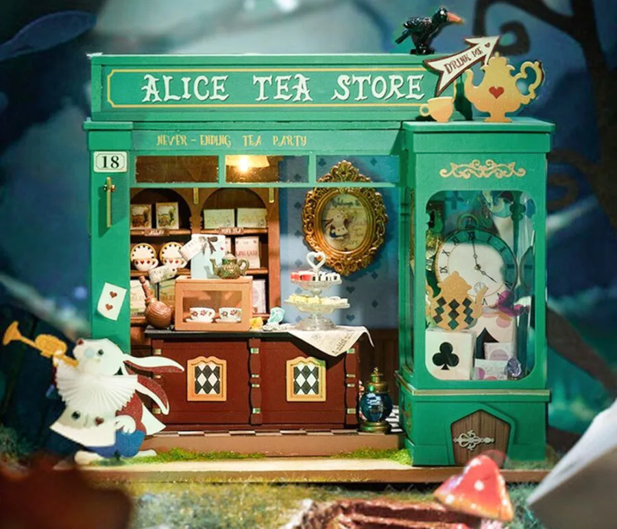 Alice miniature house