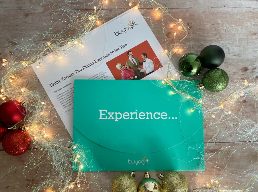 Gift experience envelope