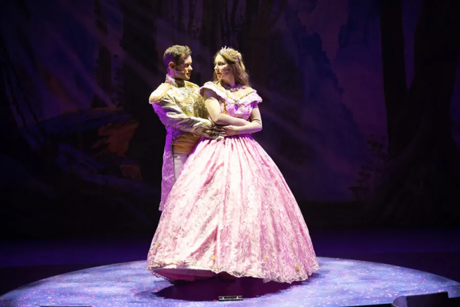 Harlow Playhouse Cinderella Panto 2022 Prince and Cindererlla