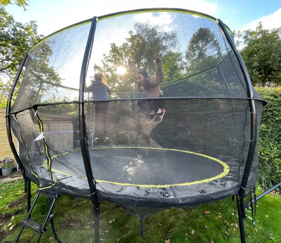 Rebo trampoline